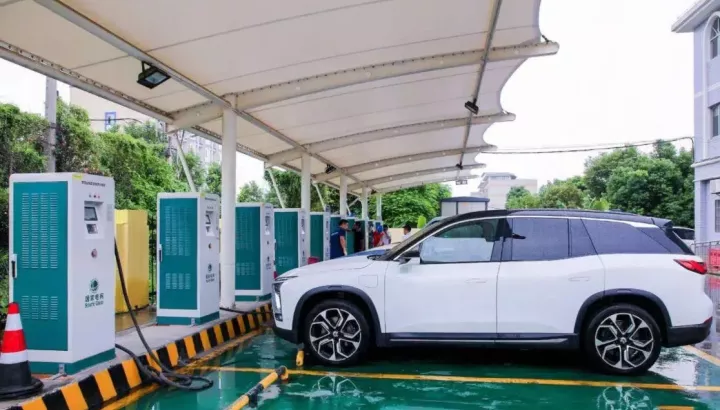 Loạt chủ xe tố ô tô điện bị giảm phạm vi hoạt động từ 500 km xuống dưới 300 km sau khi cập nhật từ xa