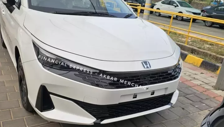 Honda City 2026 lộ diện hoàn toàn trước ngày ra mắt với thiết kế đầu xe mới