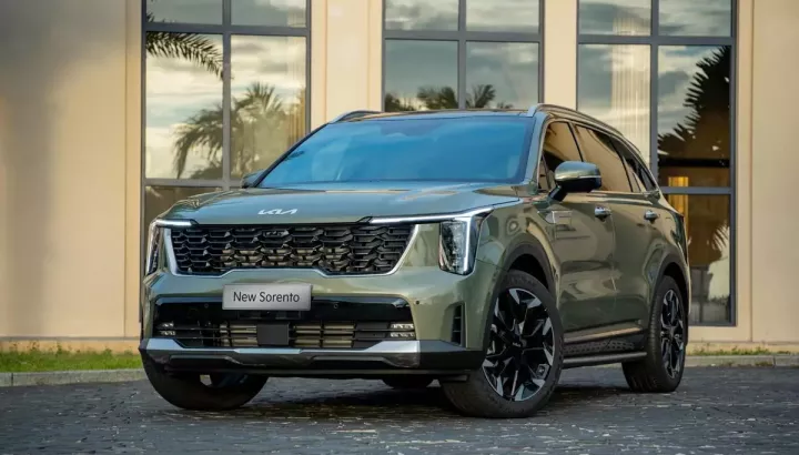 Doanh số SUV hạng D tháng 4/2026: Kia Sorento đi ngược xu hướng, bán chạy hơn cả Toyota Fortuner