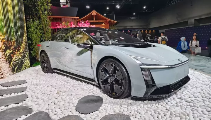 Sedan hạng C với thiết kế táo bạo Toyota Corolla Concept đặt chân đến Đông Nam Á