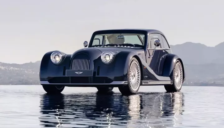 Xe giả cổ Morgan Midsummer Barchetta bán quá chạy, hãng làm thêm bản coupe, dùng động cơ BMW