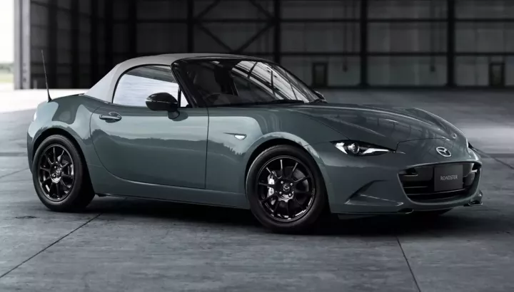 Xe mới bán ở Việt Nam Mazda MX-5 ra mắt bản nâng cấp với tiếng pô nhỏ hơn và màn hình đã có cảm ứng