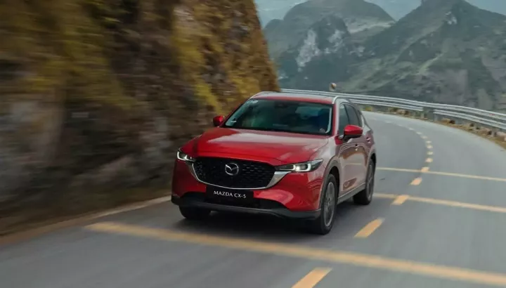 Mazda CX-5 sở hữu giá ưu đãi chỉ từ 671 triệu đồng, phả hơi nóng lên mọi đối thủ