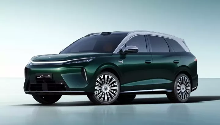 Vén màn mẫu SUV mới của BYD với kích thước lớn và tên như xe sang của BMW