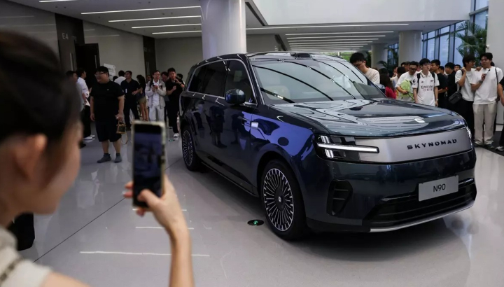 SUV mới của Xiaomi chính thức trình làng, có thể chạy 505 km không cần xăng, giá từ 38.400 USD