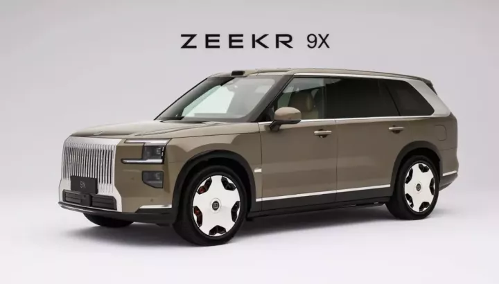SUV cỡ lớn Zeekr 9X bản 5 chỗ ra mắt với giá "mềm" hơn