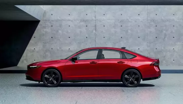 Doanh số xe hybrid của Honda lập kỷ lục mới khi giá xăng leo thang