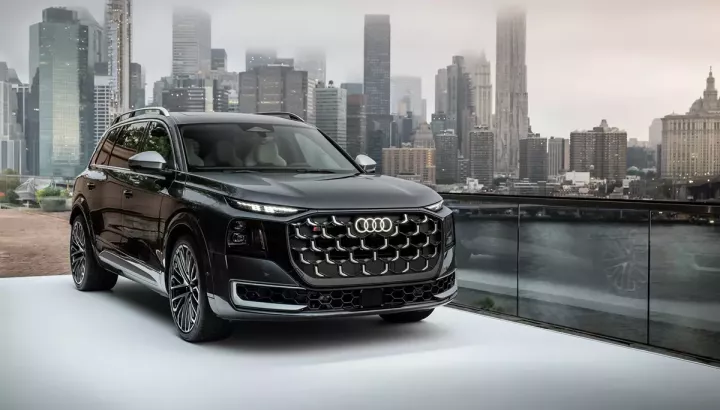 Chỉ sau 1 lần lái thử, sếp Audi đã "gạt phăng" chi tiết này khỏi thiết kế cuối cùng của SUV hạng sang Q9