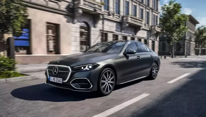 Mercedes-Benz C-Class 2027 phiên bản dùng động cơ đốt trong chính thức trình làng với loạt công nghệ mới