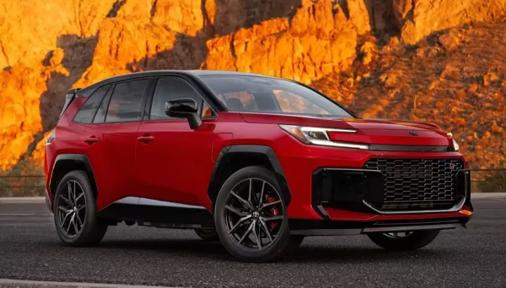 Mẫu SUV bán chạy như tôm tươi của Toyota có danh sách chờ như siêu xe