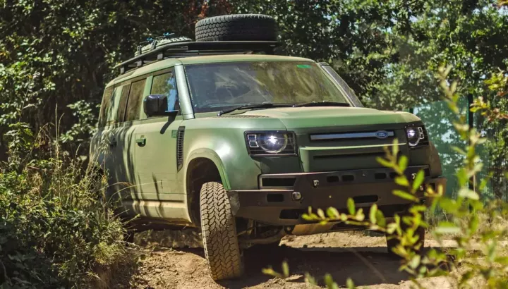Land Rover Defender Wolf Series II trình làng như xe chuyên phục vụ quân đội