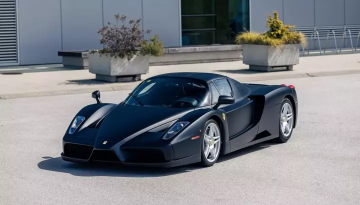 Chiếc Ferrari Enzo sơn đen nhám duy nhất trên thế giới từng thuộc sở hữu của Hoàng gia Brunei