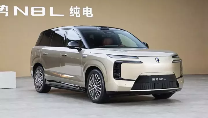 SUV cỡ lớn BYD Denza N8L ra mắt phiên bản thuần điện với pin có thể sạc đầy trong 9 phút