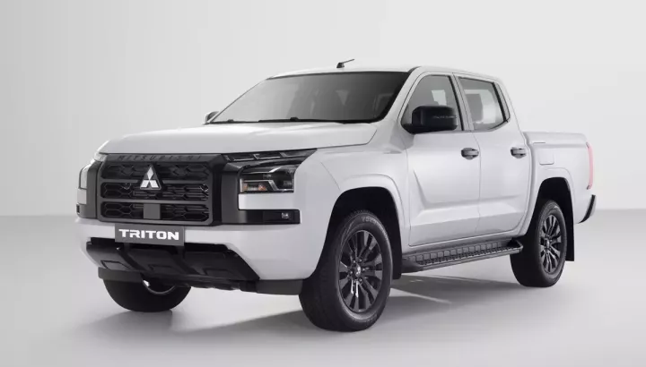 Mitsubishi Triton tại Việt Nam có thêm phiên bản 4WD AT Premium mới, giá từ 782 triệu đồng