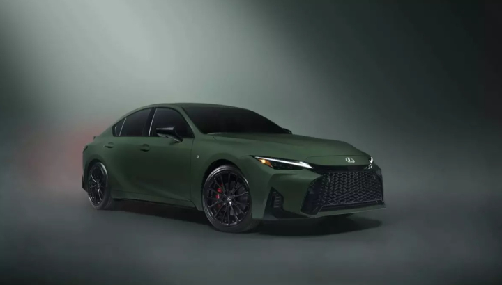 Lexus IS 2027 ra mắt với màu sơn xanh ấn tượng hơn, giới hạn đúng 350 xe
