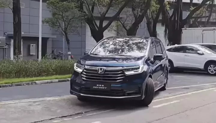 Honda Odyssey được nâng cấp, bỏ bản tiêu chuẩn không có màn hình