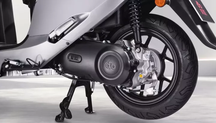 Hãng xe máy điện Dat Bike nhận giải thưởng cho công nghệ sạc tích hợp