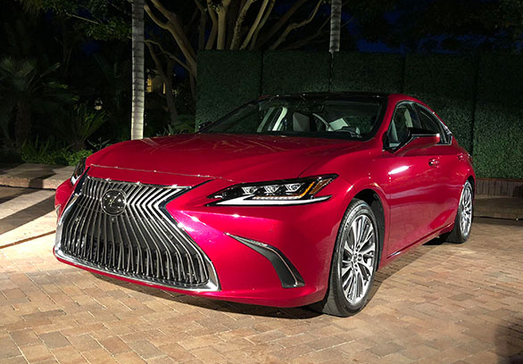 Đánh giá nhanh Lexus ES 2019: Dài, rộng và nhiều công nghệ hơn