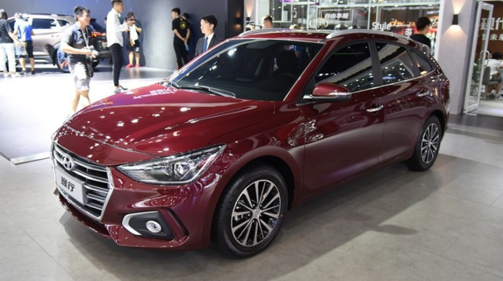 Xe giá rẻ Hyundai Celesta có thêm phiên bản thực dụng hơn