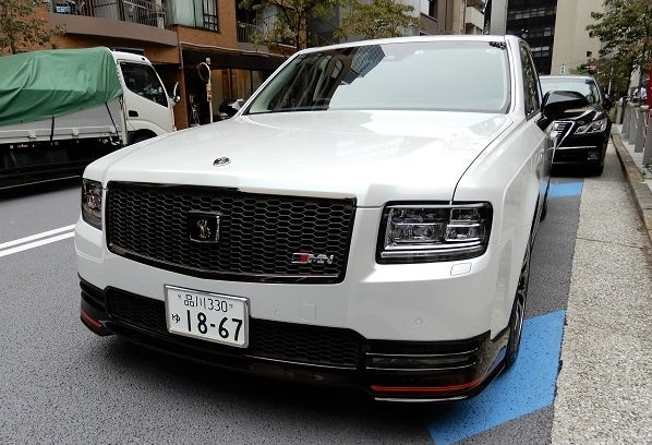 Chủ tịch Toyota được đưa đón bằng phiên bản thể thao mới của "Rolls-Royce Nhật Bản"