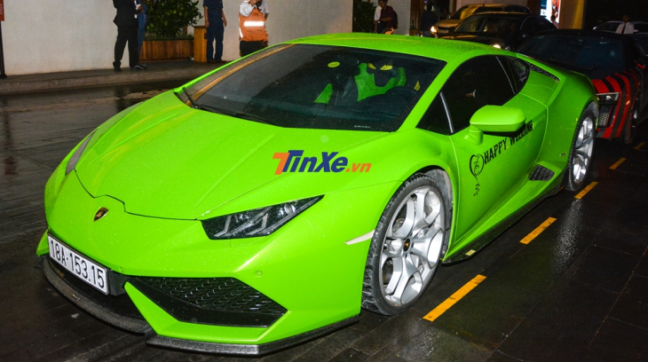Từ thành Nam xa xôi, Lamborghini Huracan xanh cốm được chủ nhân vận chuyển vào Nam để ăn cưới Cường "Đô-la"