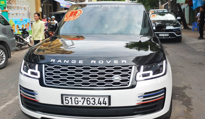 Minh "Nhựa" thay áo cho Range Rover Autobiography LWB 2018 theo phiên bản đắt đỏ SVAutobiography
