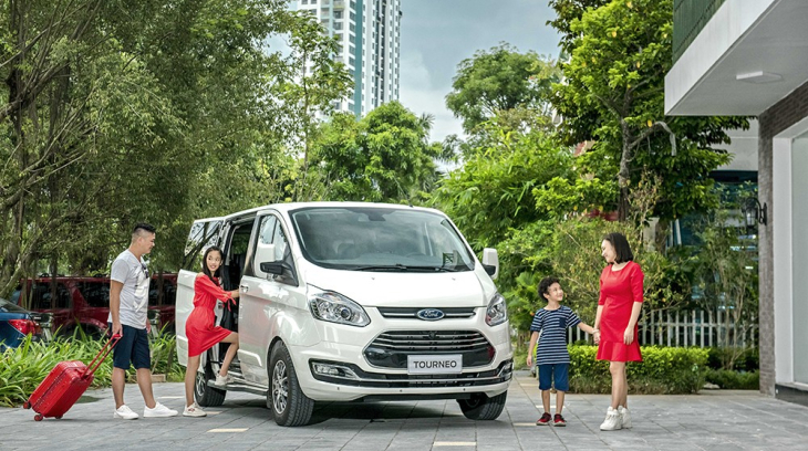 Ford Tourneo 2024: Giá xe Ford Tourneo và khuyến mãi mới nhất 2024 tại Việt Nam
