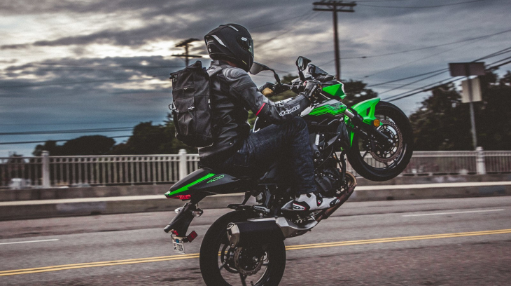 Kawasaki Z400 2023: Giá xe Z400 2023 mới nhất trên thị trường