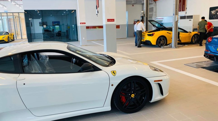 Dàn siêu xe Ferrari của nhà giàu Việt lần đầu đi "khám bệnh" chính hãng