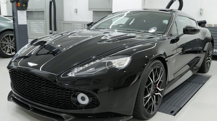 1 trong 99 chiếc Aston Martin Vanquish Zagato Shooting Brake trên thế giới cập bến Hương Cảng