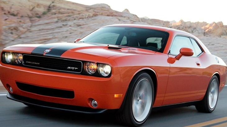 Lái "xe cơ bắp" Dodge Challenger ở vận tốc lên đến 233 km/h, nam thanh niên bị bắt