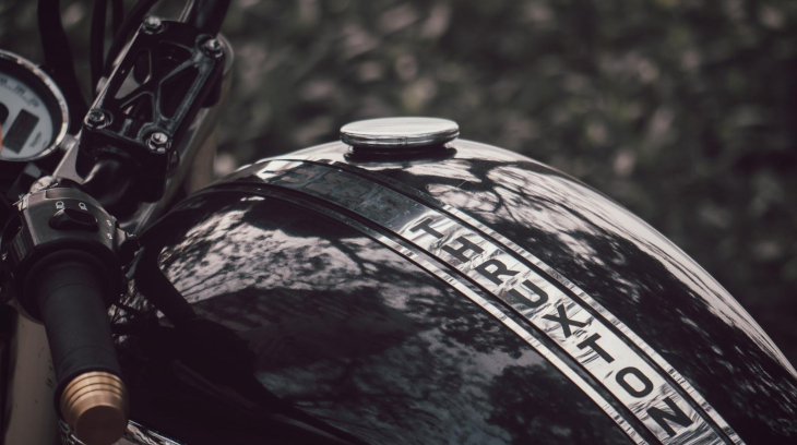 Zife Design The Bard: Bản độ "ngựa chiến" của thợ Việt trên Triumph Thruxton 900