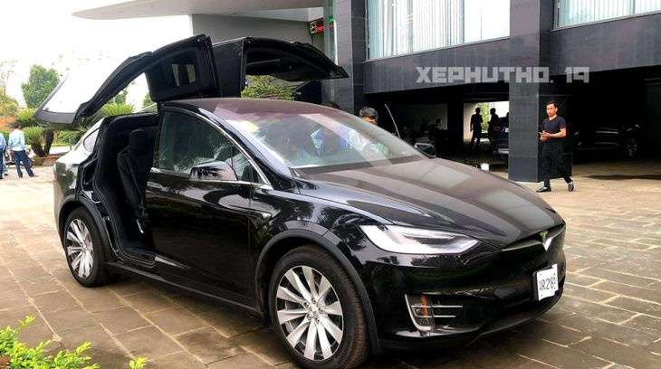 Tesla Model X đầu tiên về Việt Nam trong năm 2020 "làm dâu" tại Phú Thọ