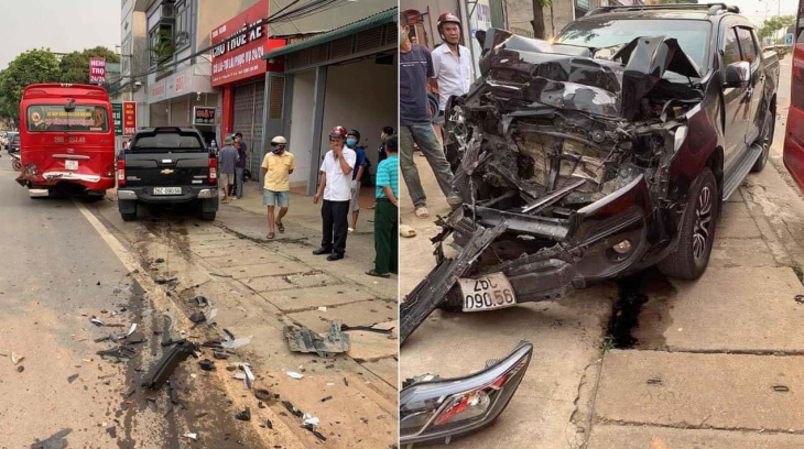 Sơn La: Xe bán tải Chevrolet Colorado vỡ nát đầu sau khi gây tai nạn liên hoàn cho 2 ô tô