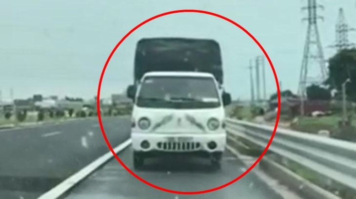 Video: Xe tải chạy ngược chiều trên cao tốc Bắc Giang - Lạng Sơn bị CSGT chặn xe, tài xế bị phạt 17 triệu đồng