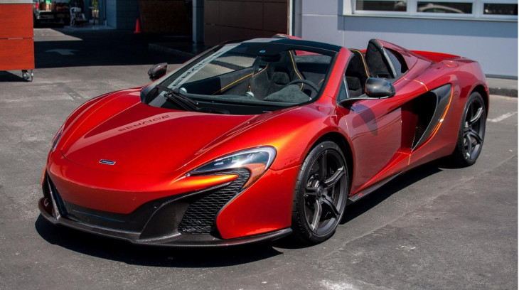 Sinh năm 1992 hợp màu xe gì để hút tài lộc, bình an?