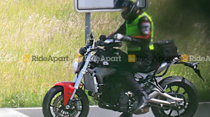 Lộ diện naked bike Ducati Monster 2021 với ngoại hình hoàn toàn mới