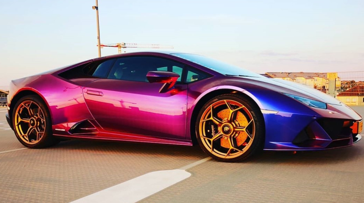 Đại gia chi 1,8 tỷ đồng chỉ để chiếc Lamborghini Huracan EVO có màu sơn "tắc kè" cực hiếm này