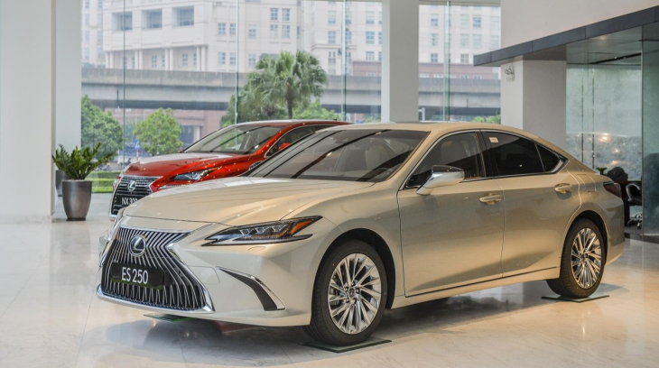 Lexus ES 2021 chính thức ra mắt, thêm trang bị chiều lòng đại gia Việt nhưng giá không đổi