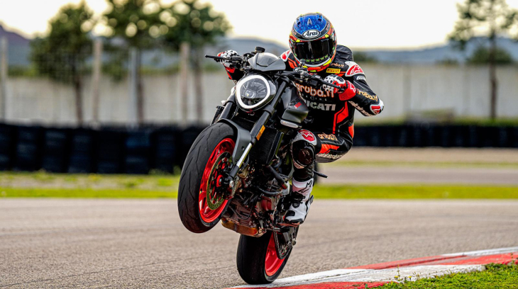 Soi chi tiết Ducati Monster 2021: "Quỷ còi" gây thất vọng lớn về ngoại hình