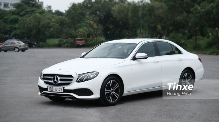 Tháng cuối chạy phí trước bạ, Mercedes-Benz C 180 và E 180 được đại lý hỗ trợ nốt 50% còn lại