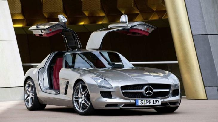 Mercedes-Benz bán 2 chiếc SLS AMG trong năm 2020 dù siêu xe "cửa cánh chim" đã bị ngừng sản xuất từ lâu