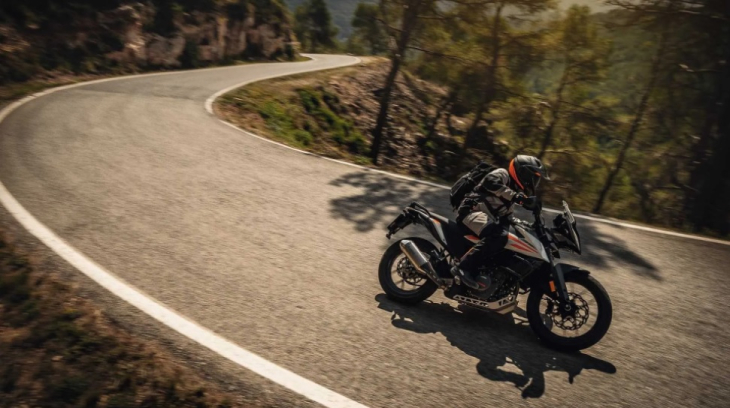 KTM 390 Adventure 2021 sẽ có trang bị vành nan off-road