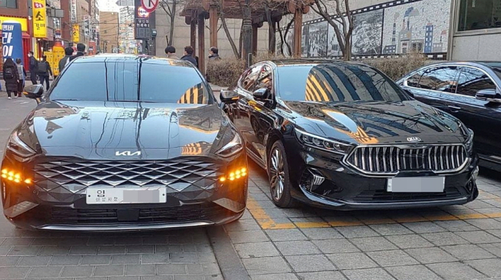 Chưa ra mắt, Kia K8 2022 đã lộ ảnh ngoài đời thực, bị so sánh với xe Trung Quốc