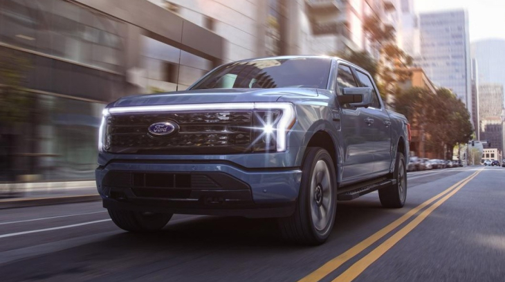 Chính thức vén màn Ford F-150 Lightning 2022 - xe bán tải chạy điện ngập tràn công nghệ
