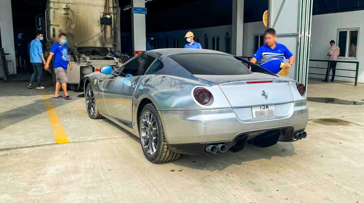 Ferrari 599 GTB bí ẩn nhất Việt Nam đã lộ diện với bộ áo crôm cá tính, xe định cư ở Hải Phòng