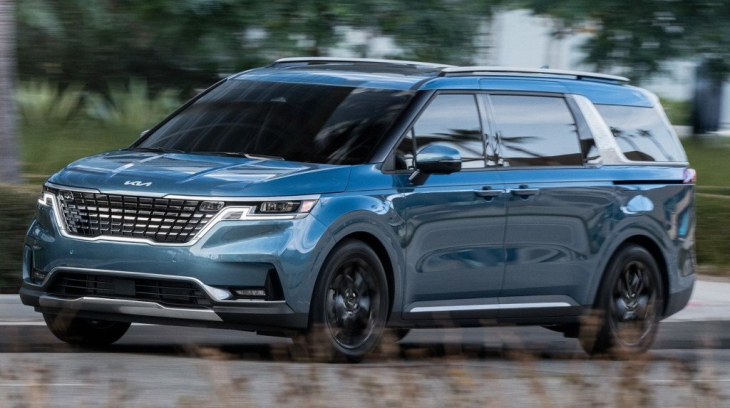 Kia Sedona 2022 trình làng, thêm logo và trang bị mới, giá tăng nhẹ