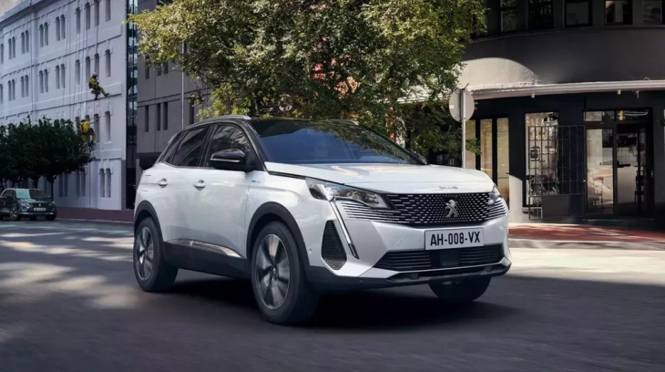 Xem hình ảnh Peugeot 3008 để khám phá giá cả cạnh tranh và đầy hấp dẫn của mẫu xe này. Bạn sẽ bất ngờ với sự hiện đại, tinh tế của trong ngoài chiếc xe.