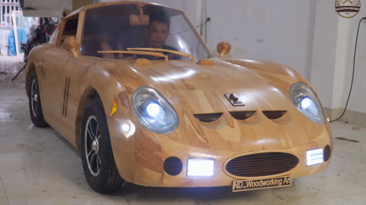 Thợ Bắc Ninh đổi chiếc Ferrari GTO 250 bằng gỗ tự chế tạo lấy xe sang Mercedes-Benz GLA