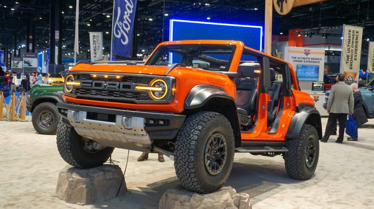 Chiêm ngưỡng thiết kế của Ford Bronco Raptor 2022 qua hình ảnh thực tế